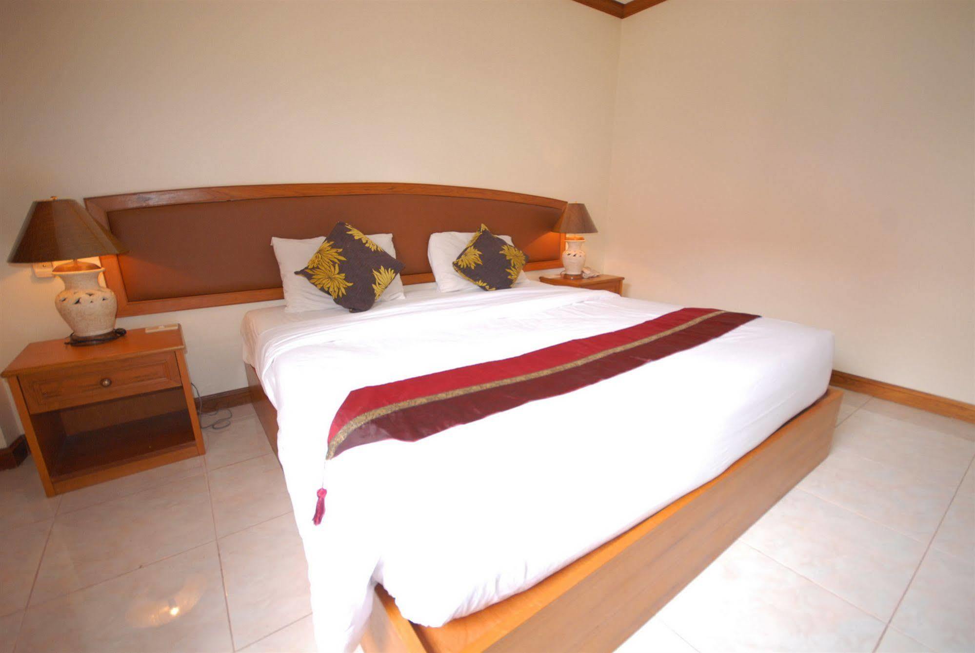 Oyo 859 Golden Land Hotel Chiang Rai Eksteriør billede